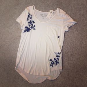 brand new hollister must have collection tee